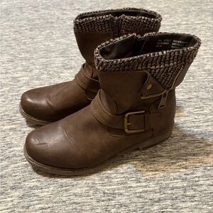 Ladies SoftMoc Boots Size 10